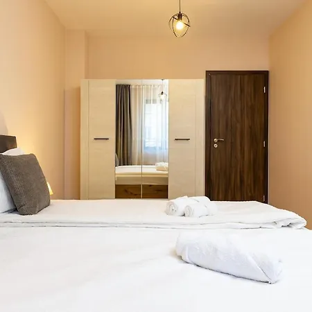 Lovely Venu Close To Old Town Appartamento *