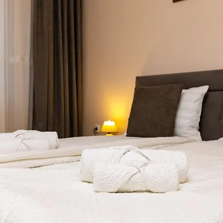 Lovely Venu Close To Old Town Daire